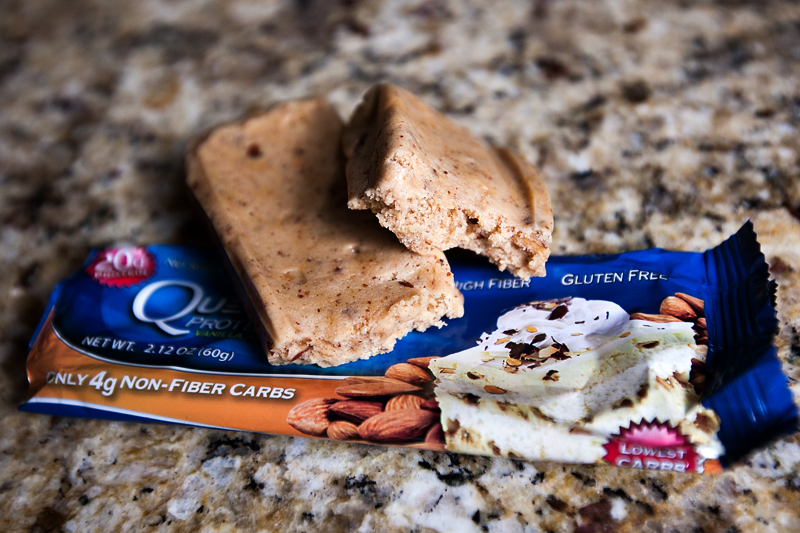 Quest Bar Vanilla Almond Crunch без упаковки Quest Bar Vanilla Almond Crunch без упаковки